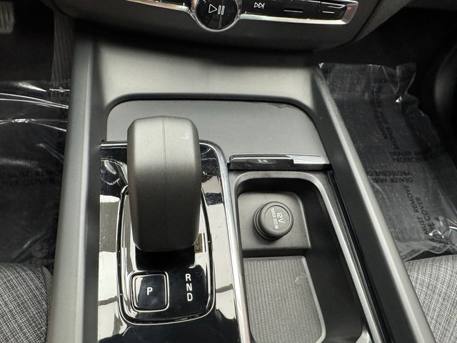 Used 2024 Volvo XC60 B5 Core image 21