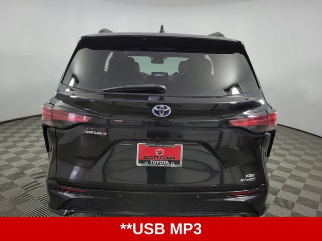 Used 2021 Toyota Sienna XSE w/ XSE Plus Package FWD image 7