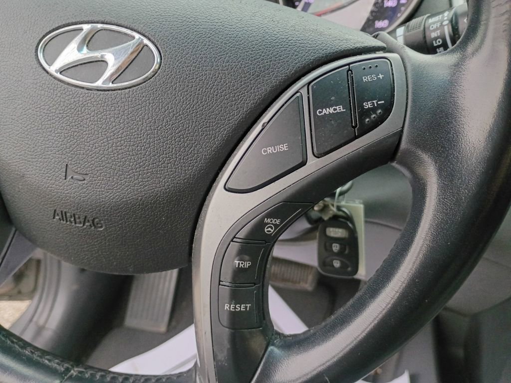 Used 2014 Hyundai Elantra Limited image 23