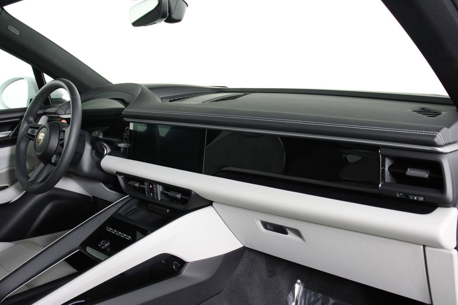 Certified 2024 Porsche Macan 4 Electric image 24