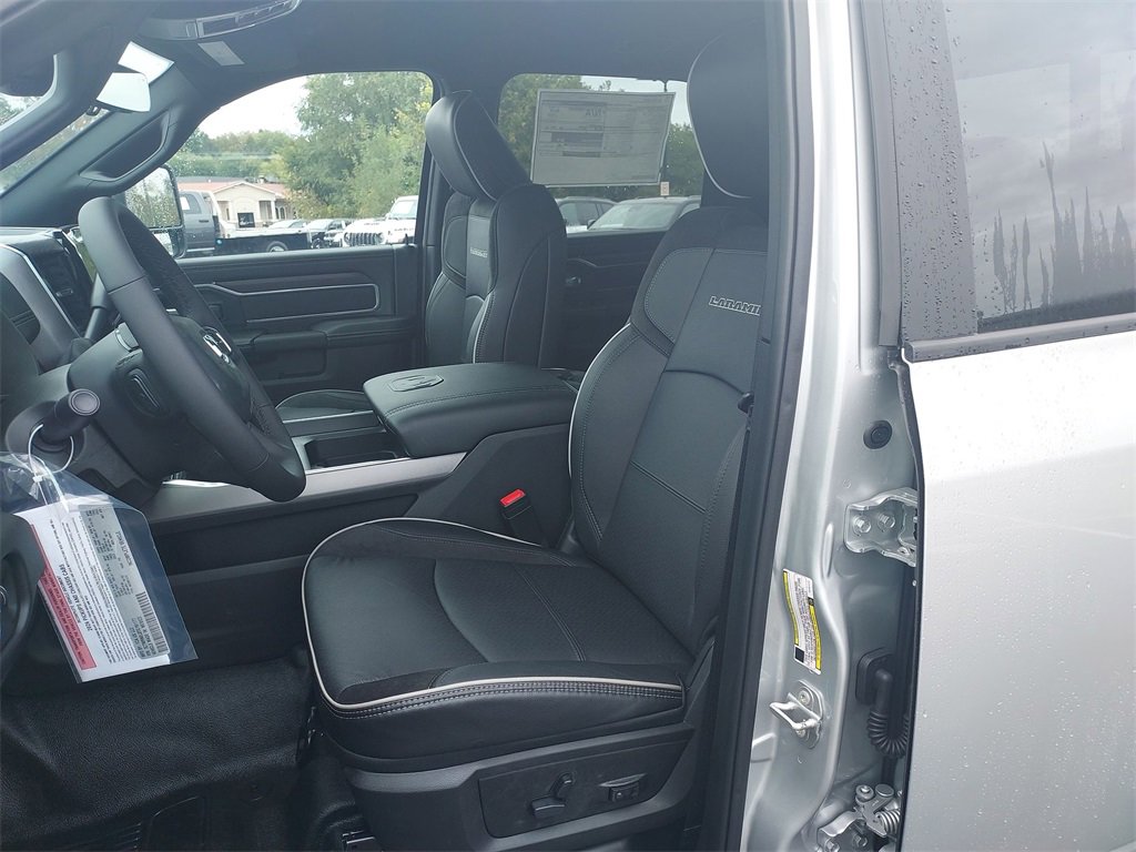 New 2026 RAM 5500 Tradesman w/ Laramie Trim Package image 17