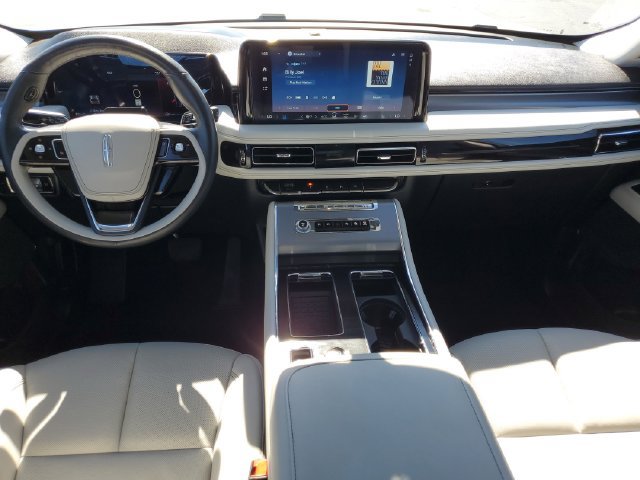 Certified 2025 Lincoln Aviator AWD w/ Jet Appearance Package image 29