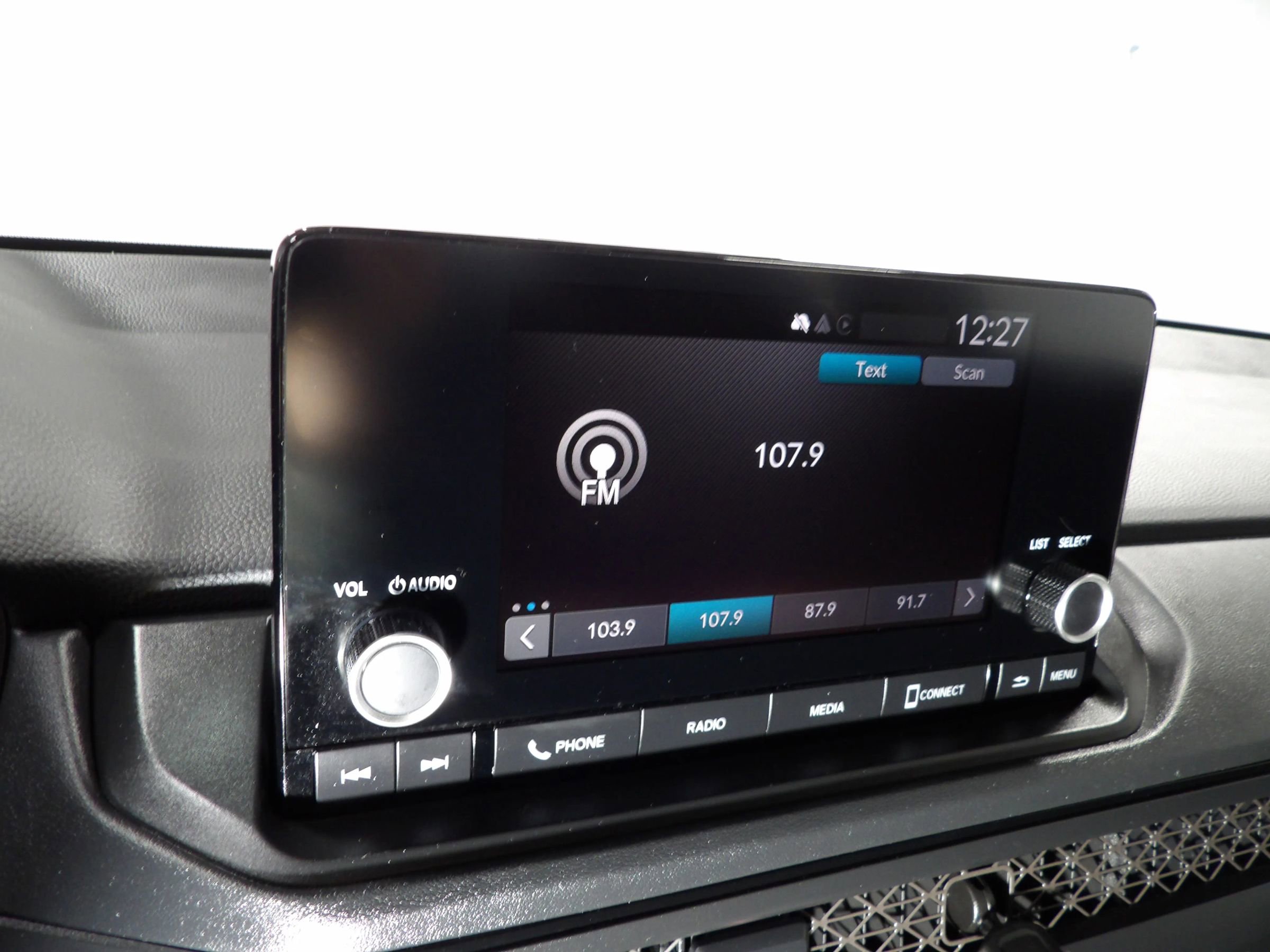 Used 2025 Honda Accord SE image 18