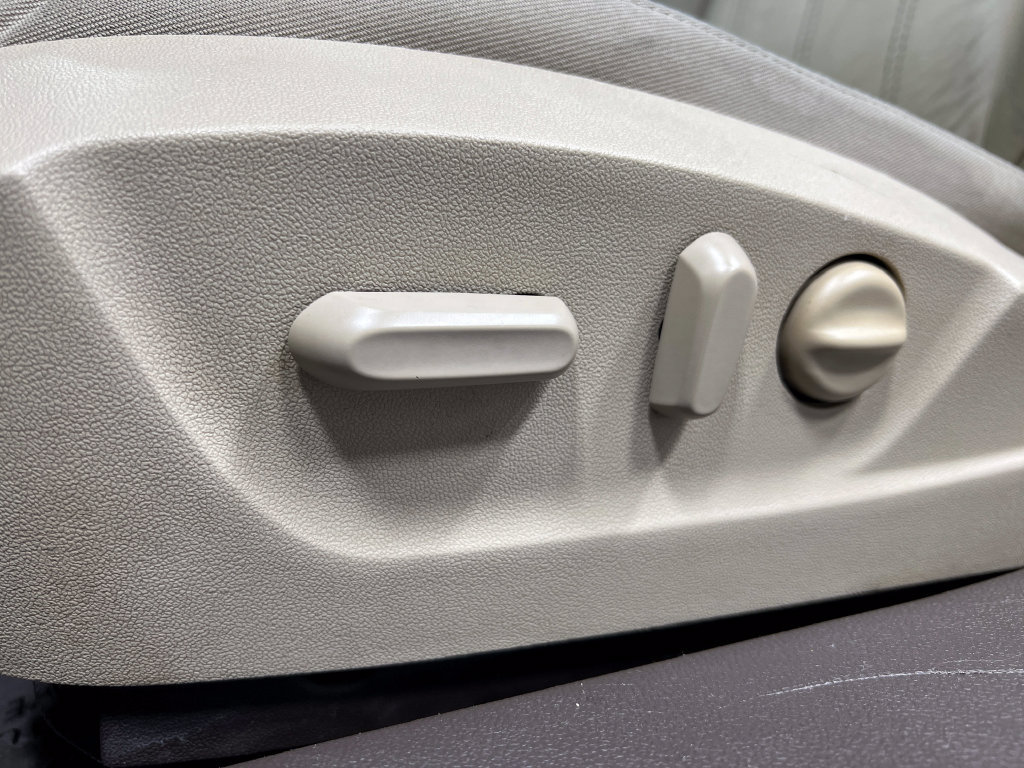 Used 2017 Buick Regal Sport Touring FWD image 17