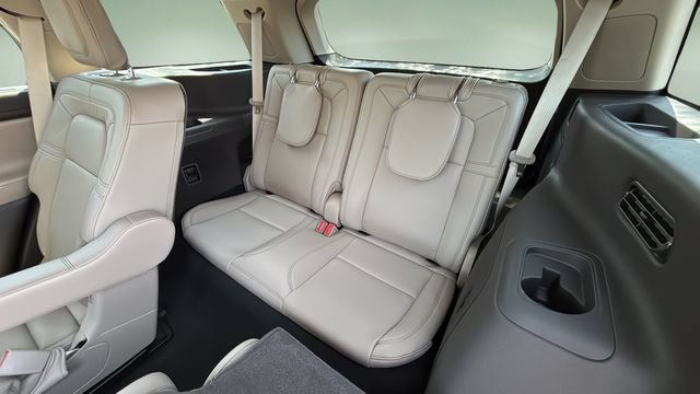 Used 2023 Lincoln Aviator Reserve w/ Equipment Group 201A AWD/4WD image 34