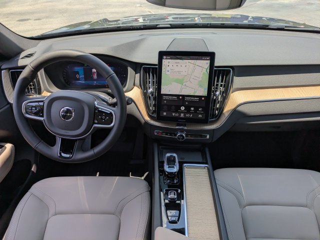 New 2026 Volvo XC60 T8 Plus w/ Protection Package Premier AWD/4WD image 15