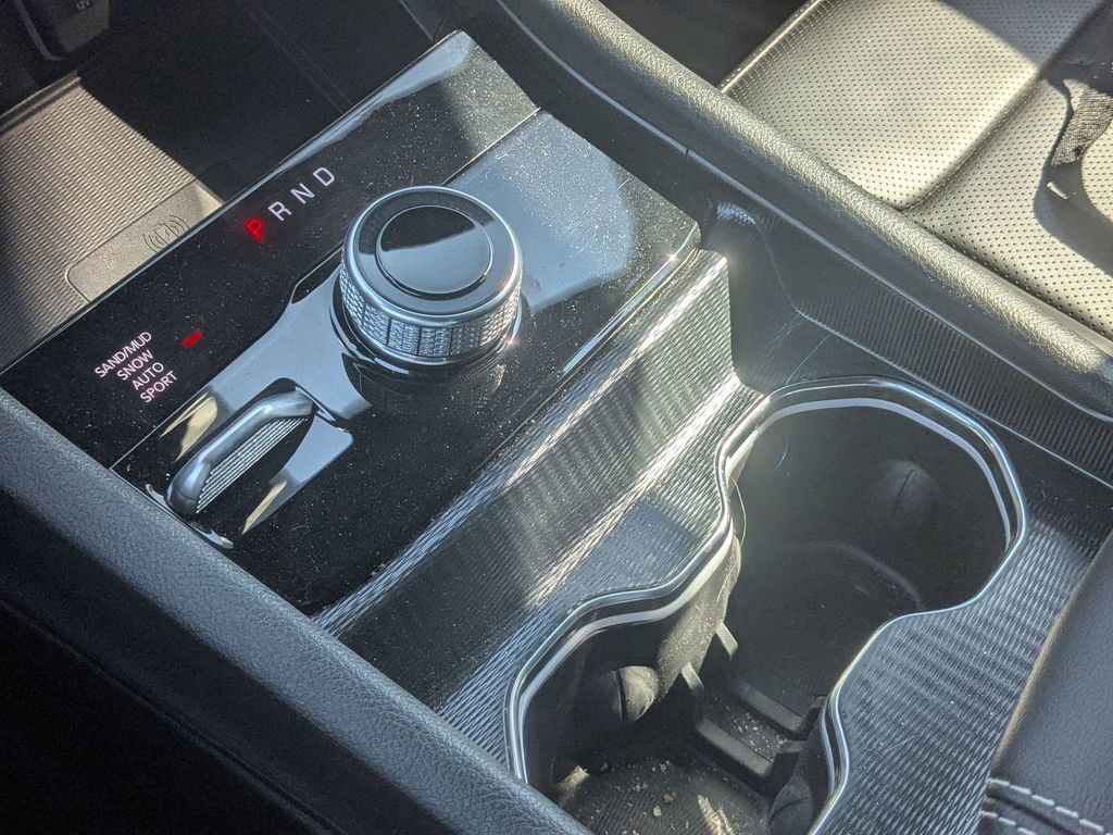 Used 2025 Jeep Grand Cherokee Limited w/ Luxury Tech Group II image 25