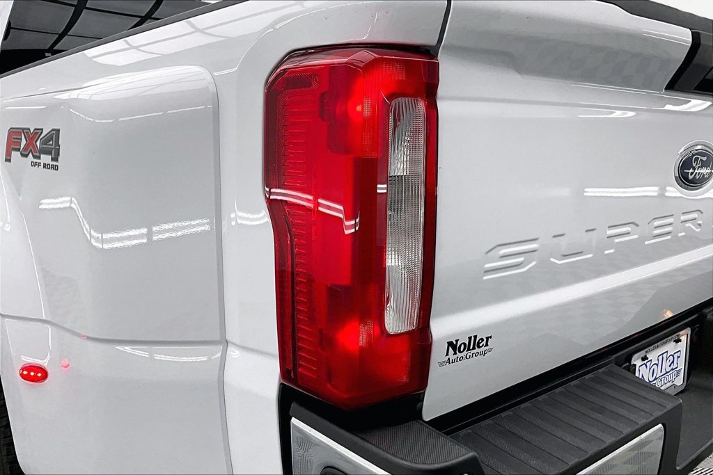 Certified 2025 Ford F350 XLT w/ FX4 Off-Road Package AWD/4WD image 31