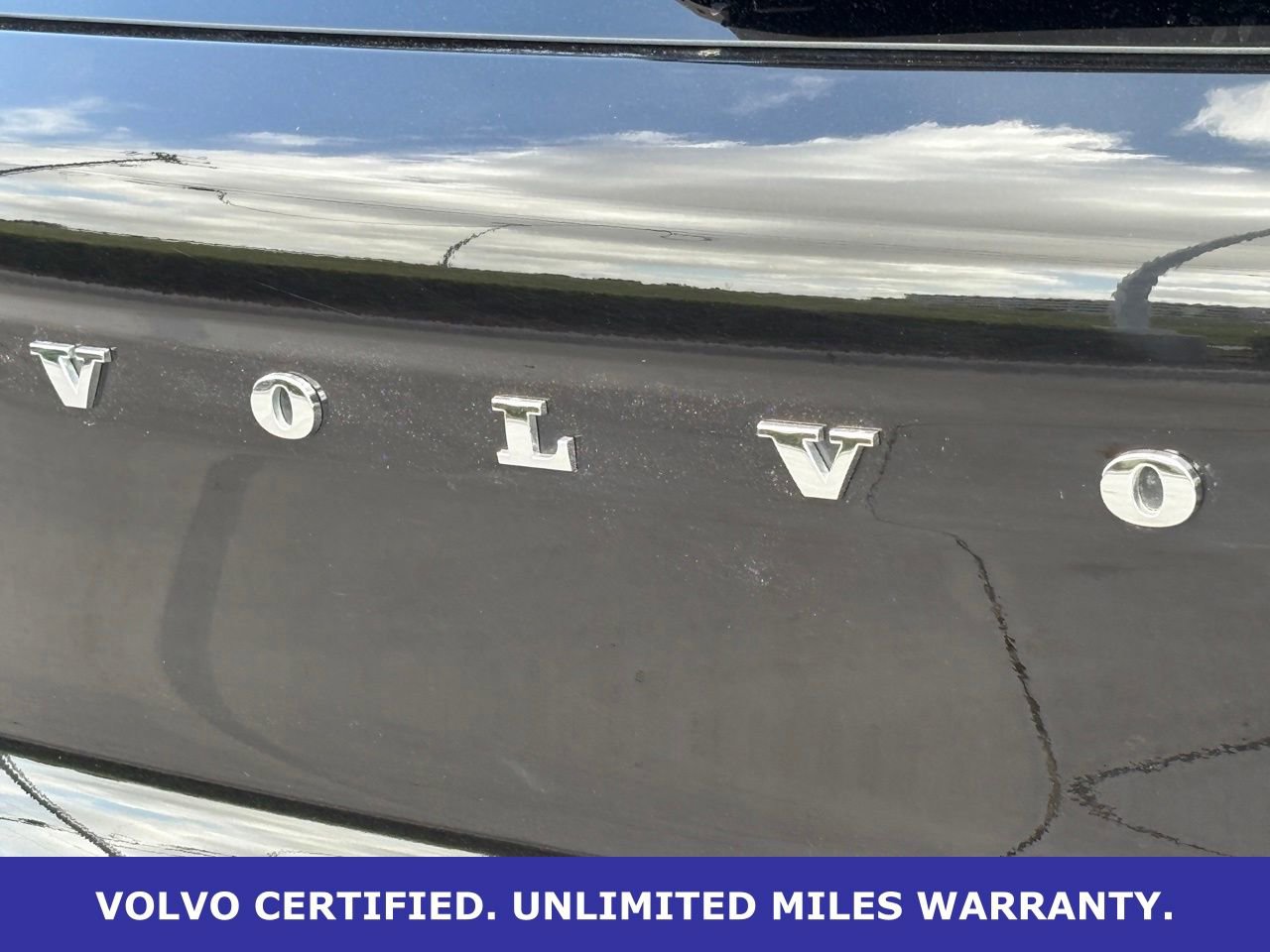 Certified 2025 Volvo XC40 B5 Core image 10