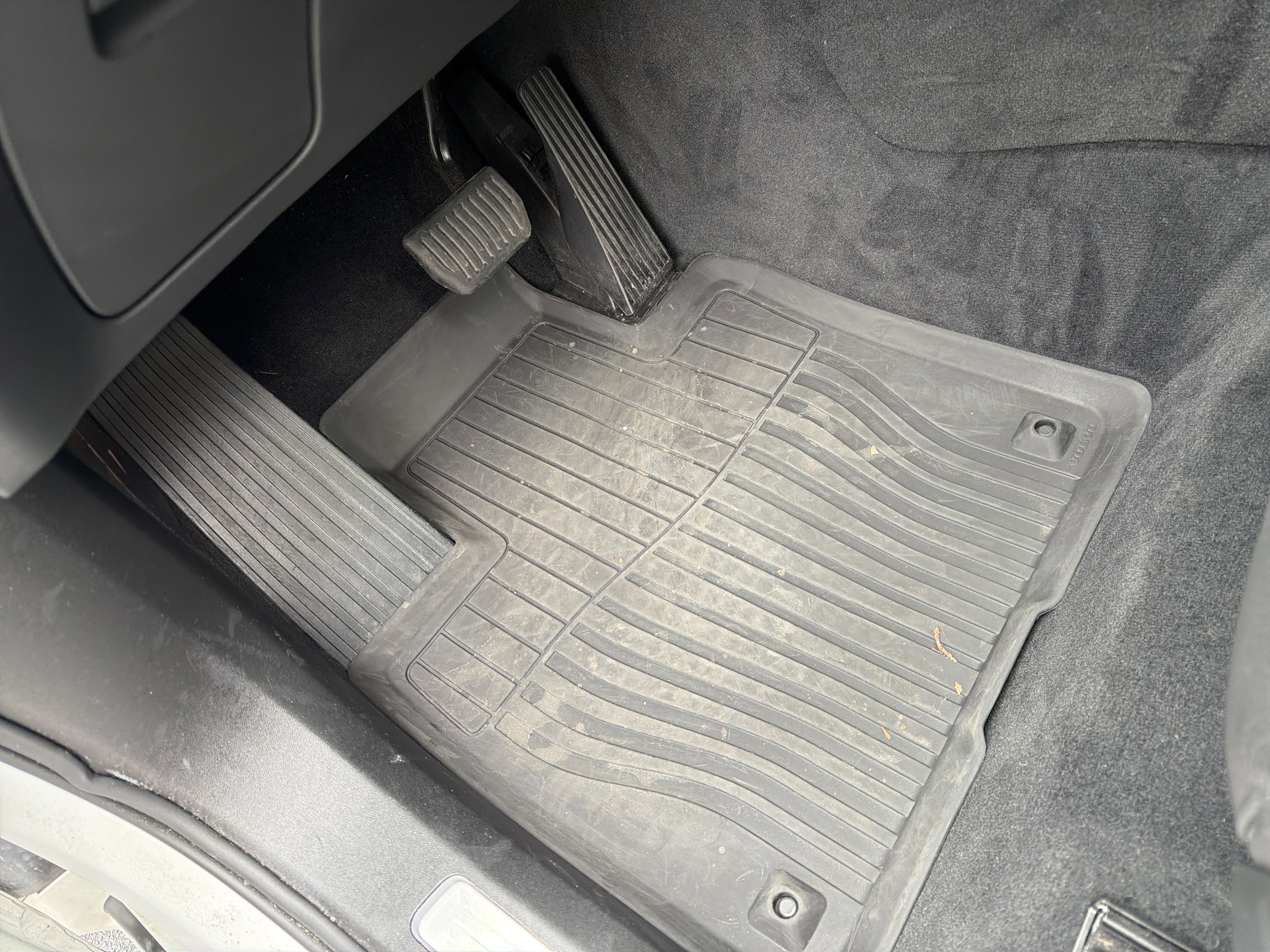 Certified 2024 Volvo XC90 B6 Plus w/ Protection Package Premier image 17