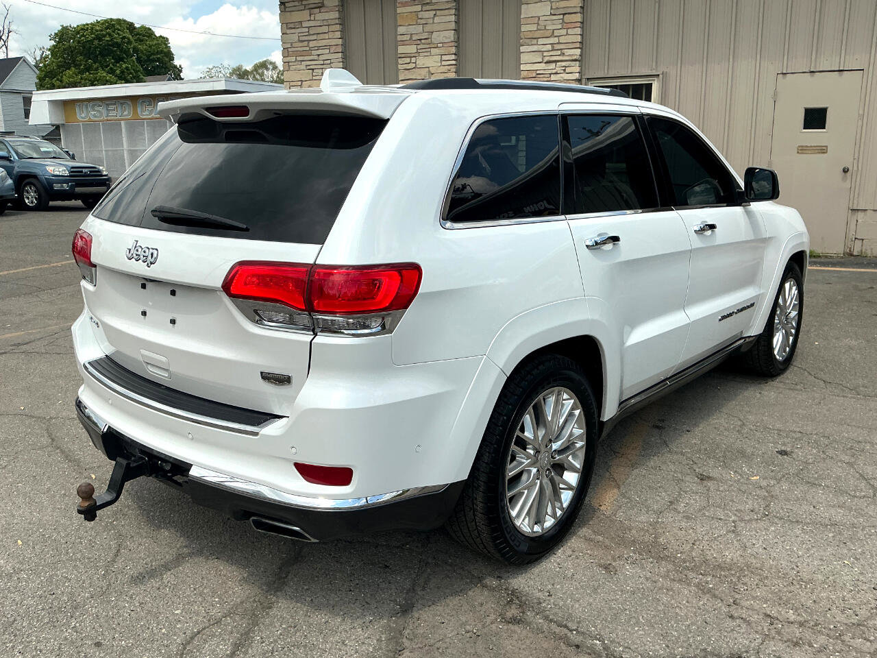 Used 2018 Jeep Grand Cherokee Summit image 3