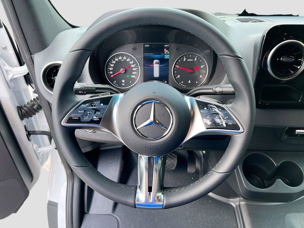 New 2025 Mercedes-Benz Sprinter 2500 image 9