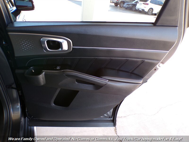 Used 2021 Kia Sorento SX FWD image 29