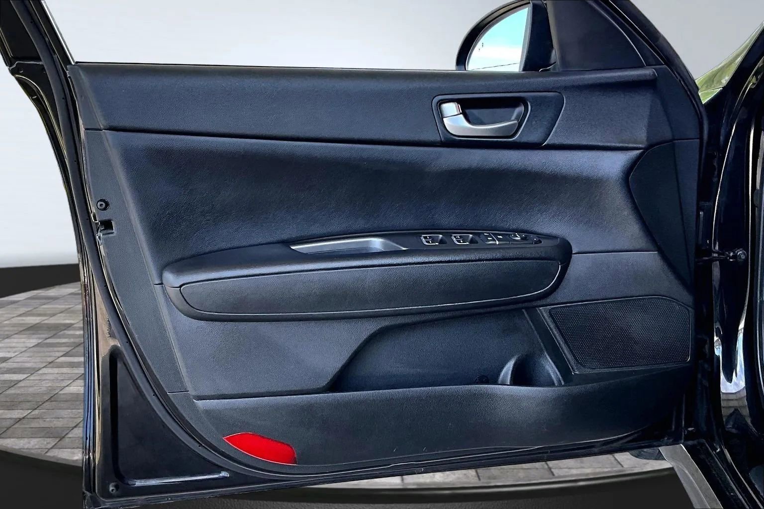 Used 2020 Kia Optima LX image 17