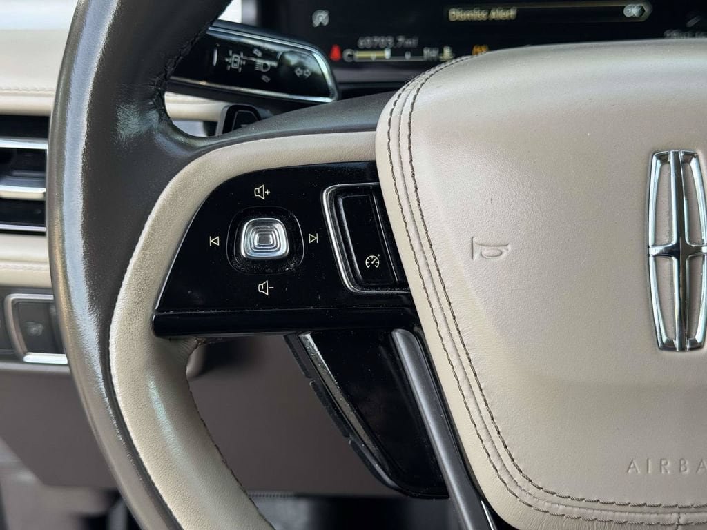 Used 2021 Lincoln Aviator AWD w/ Elements Package image 12