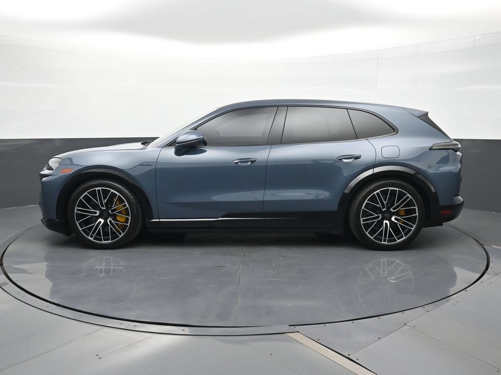 Used 2026 Porsche Cayenne Turbo AWD/4WD image 2