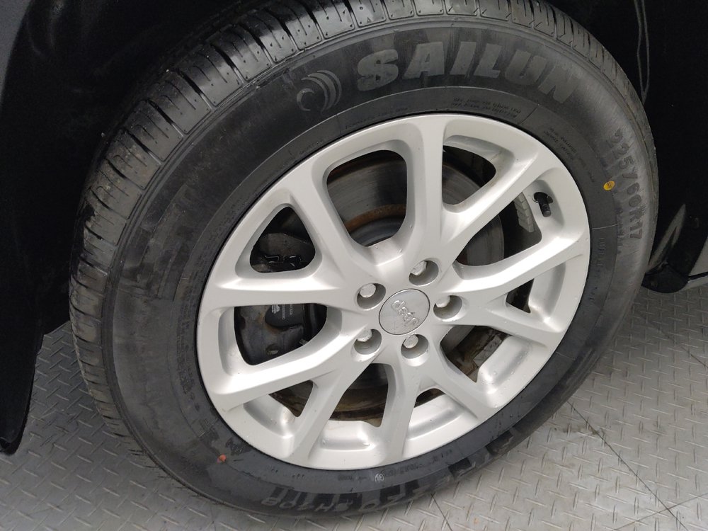 Used 2016 Jeep Cherokee Latitude FWD image 31
