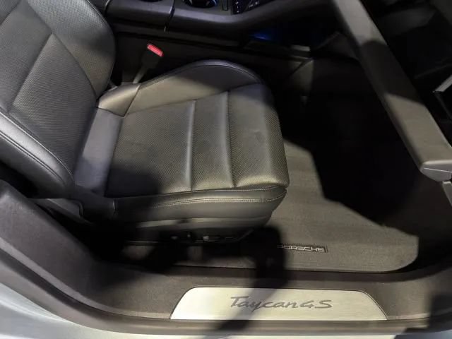 Used 2020 Porsche Taycan 4S w/ Premium Package AWD/4WD image 24