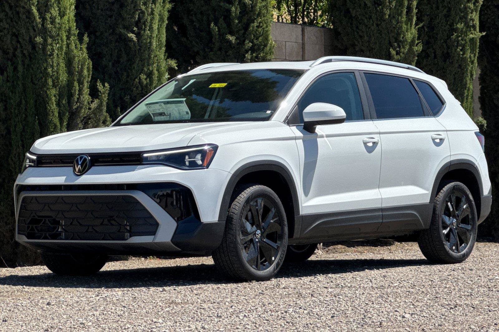 New 2026 Volkswagen Taos SE FWD image 7