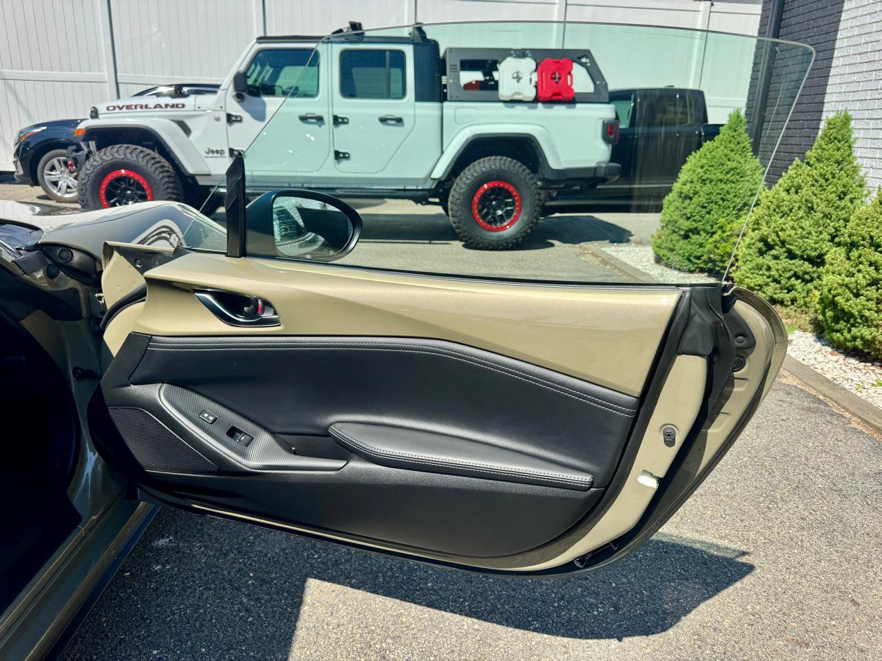 Used 2023 MAZDA MX-5 Miata Club RWD image 20