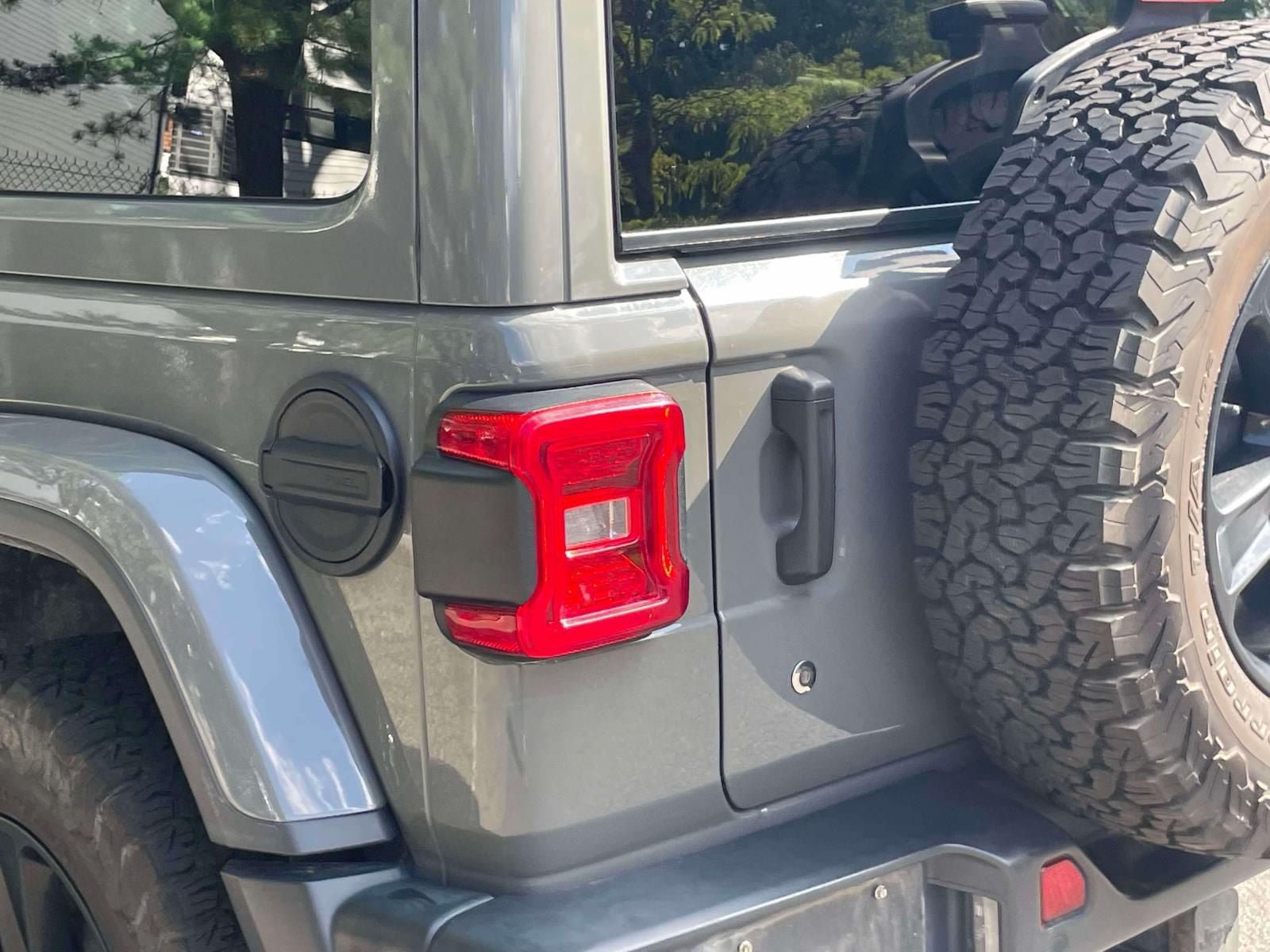 Used 2020 Jeep Wrangler Unlimited Sahara AWD/4WD image 11