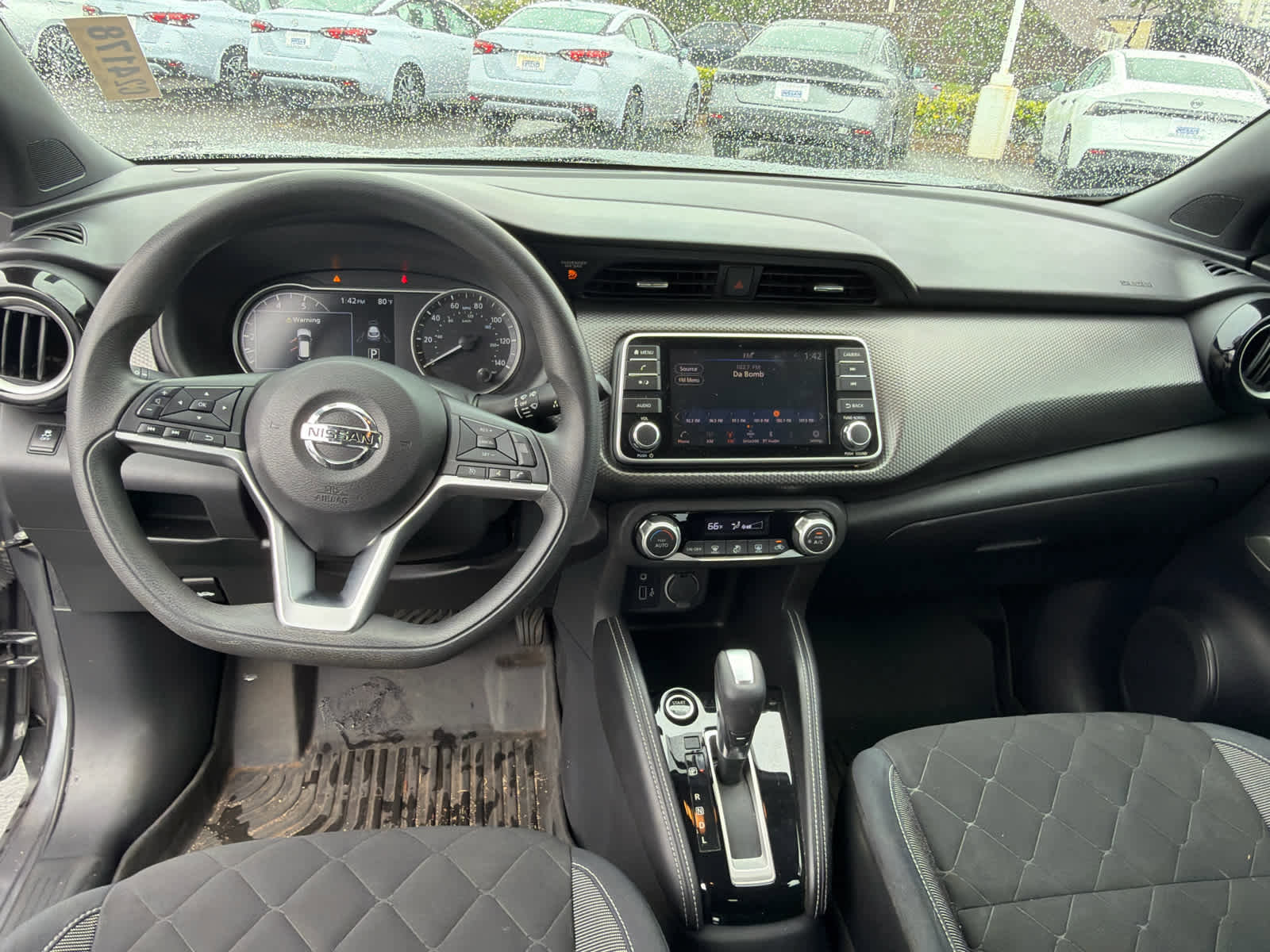 Used 2018 Nissan Kicks SV image 10