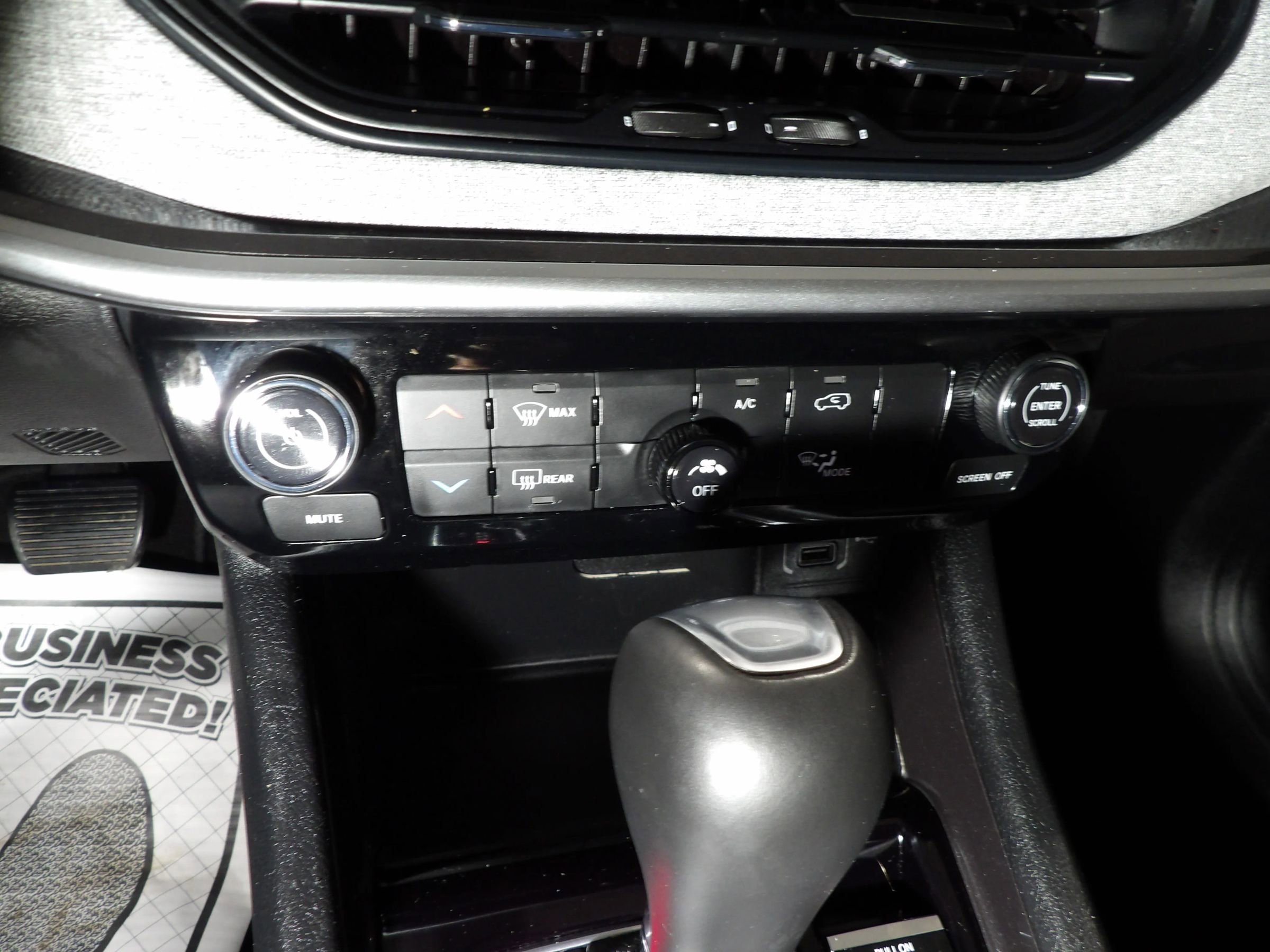 Used 2024 Jeep Compass Latitude AWD/4WD image 15