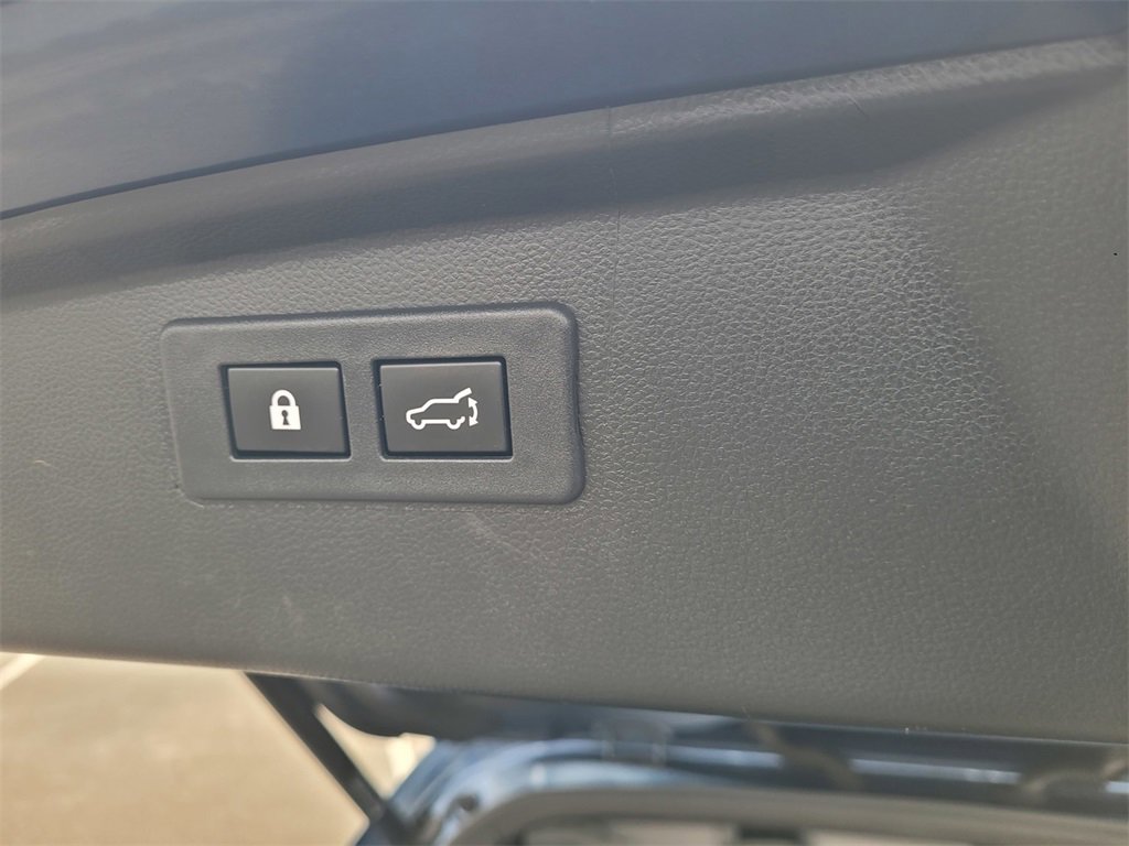 Used 2022 Subaru Outback Premium image 9