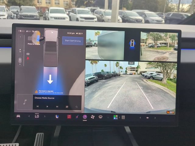Used 2024 Tesla Cybertruck AWD Crew Cab image 21