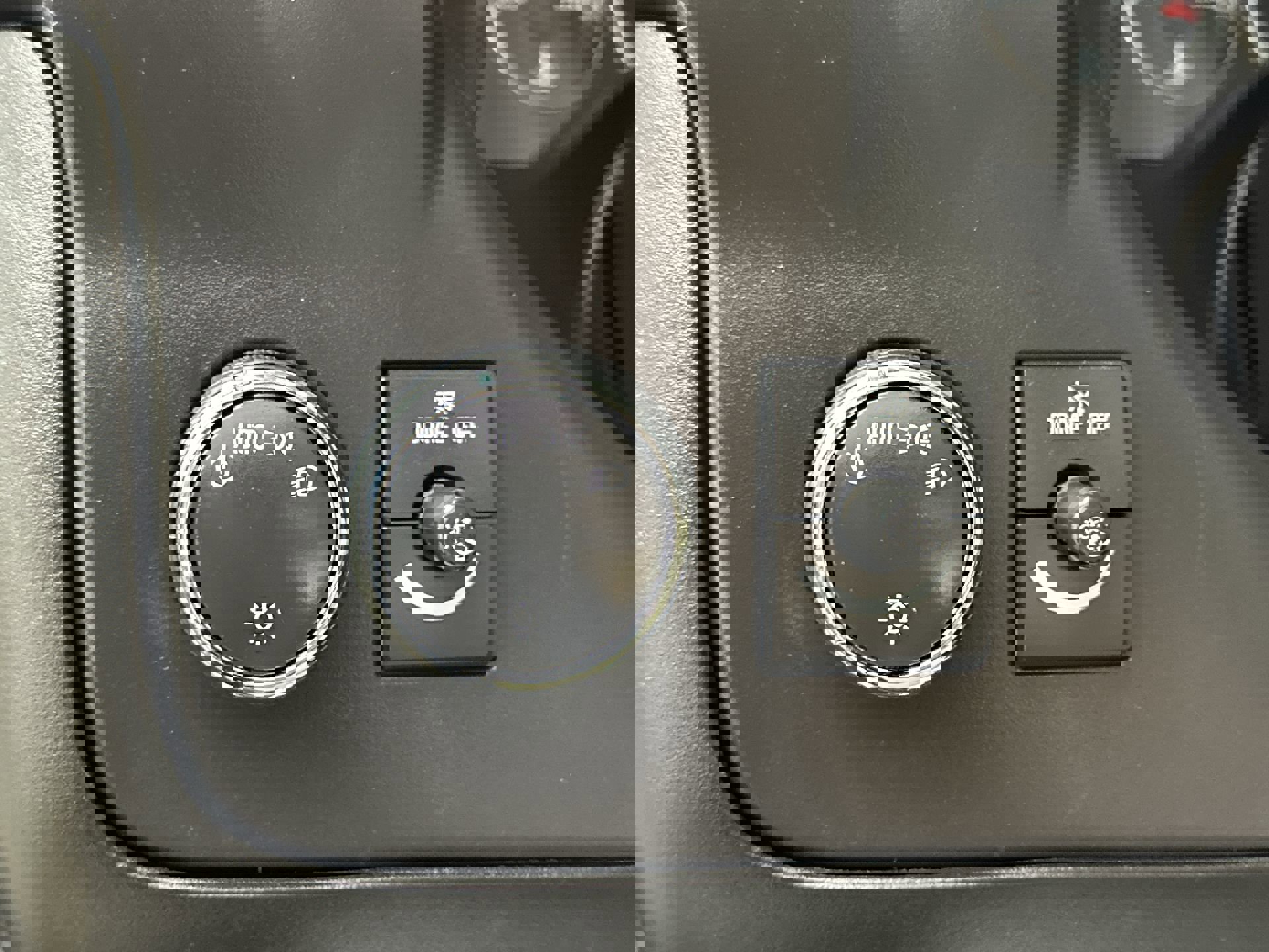 Used 2020 Chevrolet Express 3500 image 26