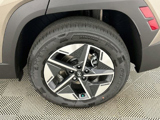 Used 2025 Hyundai Tucson SEL AWD/4WD image 21