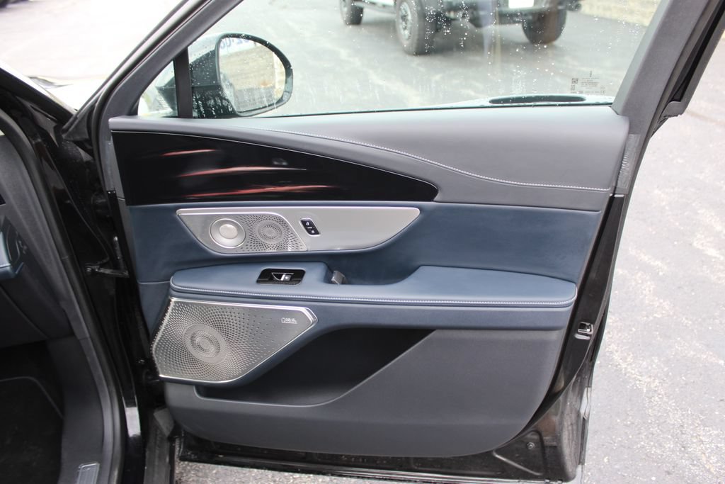Used 2024 Lincoln Nautilus Reserve w/ Equipment Group 203A AWD/4WD image 12