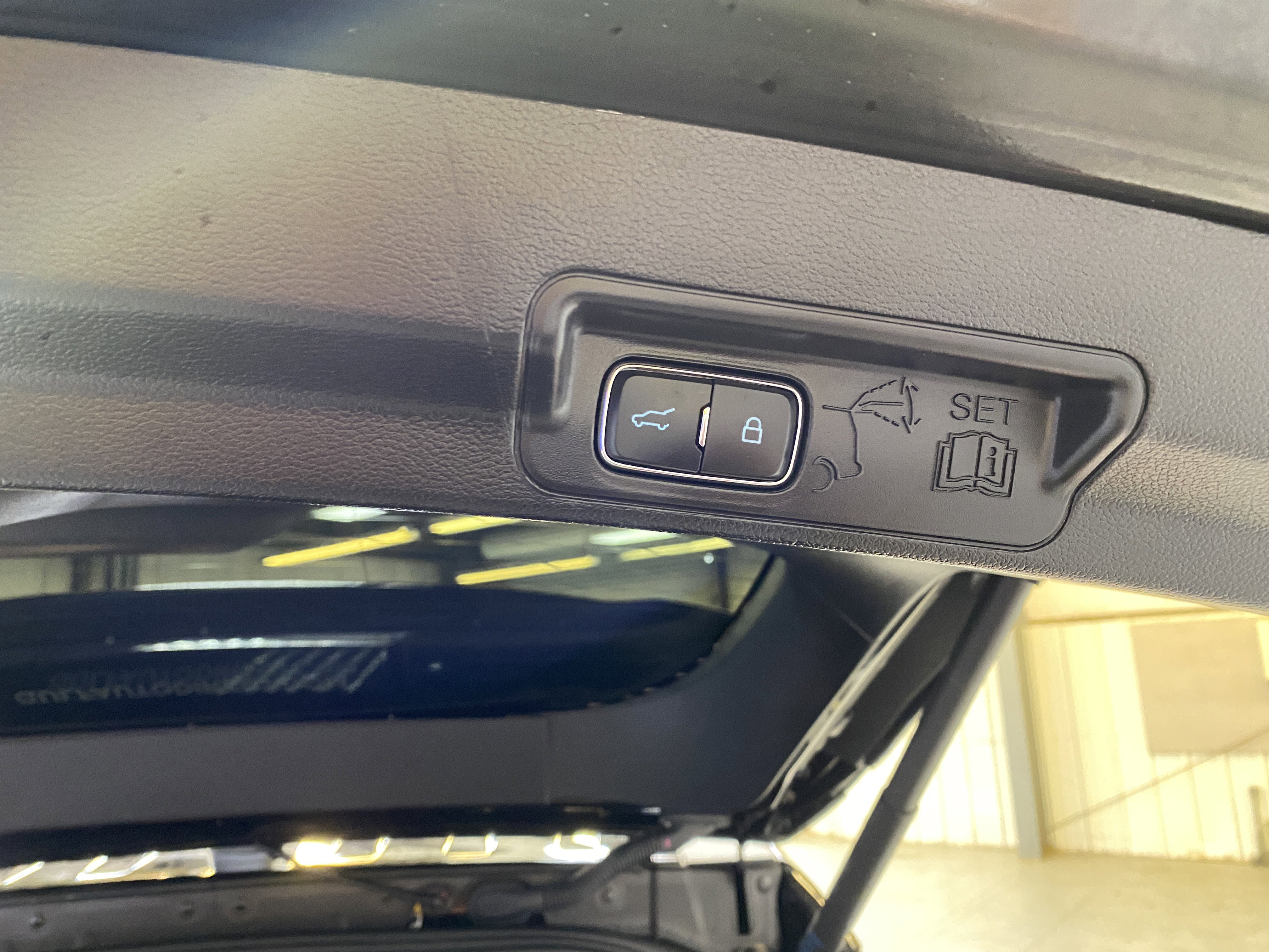 Used 2025 Ford Explorer ST-Line image 33