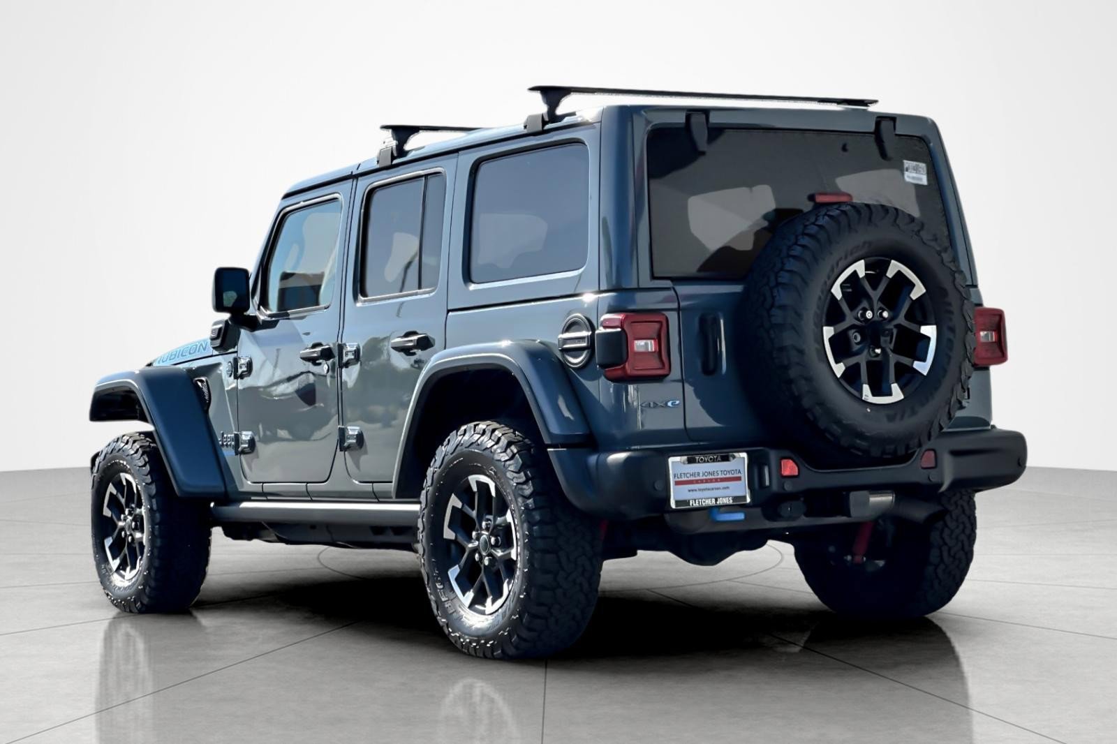 Used 2024 Jeep Wrangler Unlimited Rubicon 4xe AWD/4WD image 3