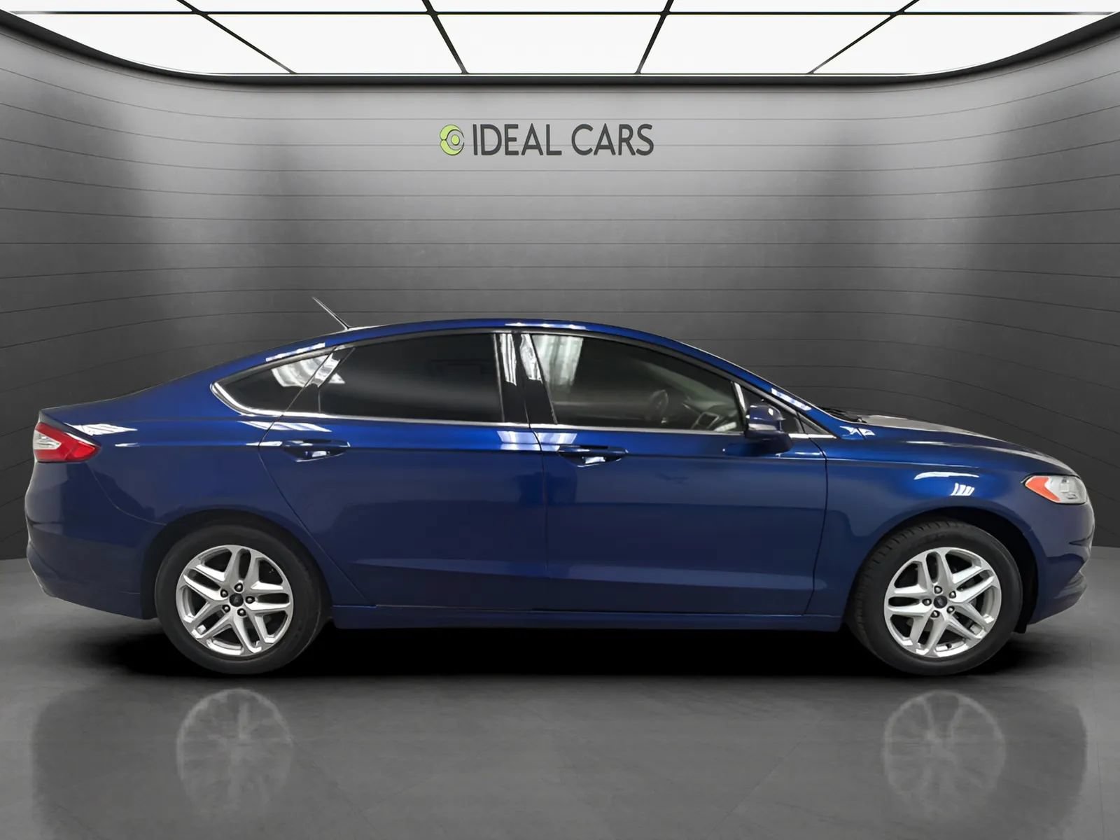 Used 2016 Ford Fusion SE FWD image 4