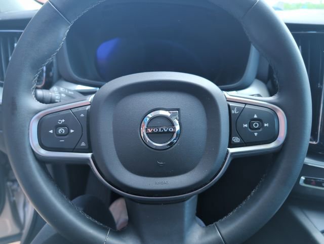 Used 2023 Volvo XC60 B5 Core AWD/4WD image 12