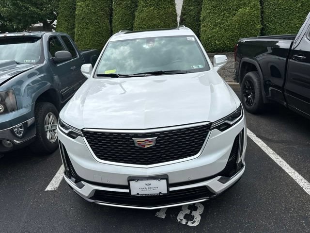 New 2025 Cadillac XT6 Luxury AWD/4WD image 2