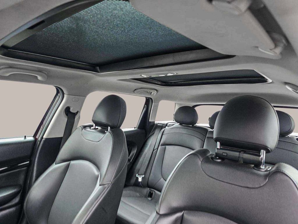 Used 2019 MINI Cooper Clubman S w/ Premium Package image 12