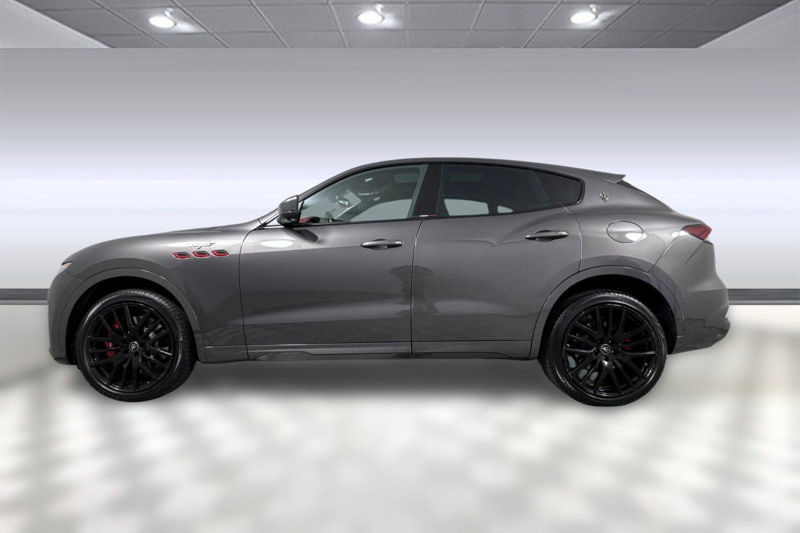 Used 2023 Maserati Levante Trofeo image 2