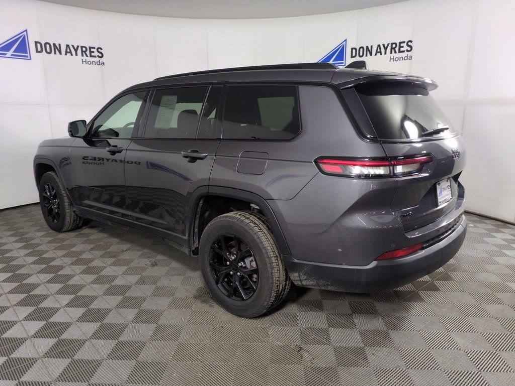 Used 2024 Jeep Grand Cherokee L Altitude image 3