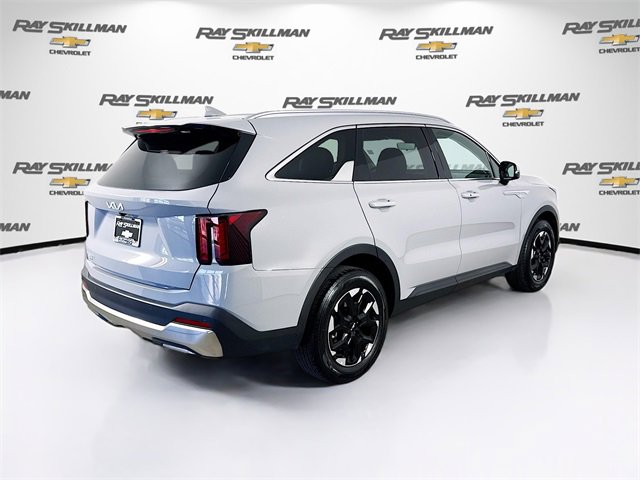 Used 2025 Kia Sorento S image 7