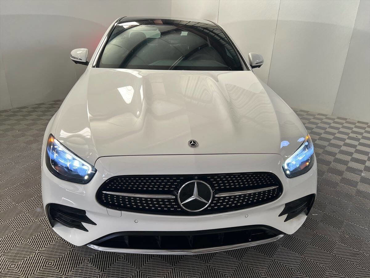 Used 2023 Mercedes-Benz E 350 4MATIC Sedan image 3