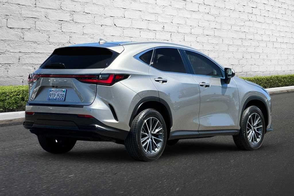 Used 2025 Lexus NX 250 FWD w/ Accessory Package (Z2) image 4
