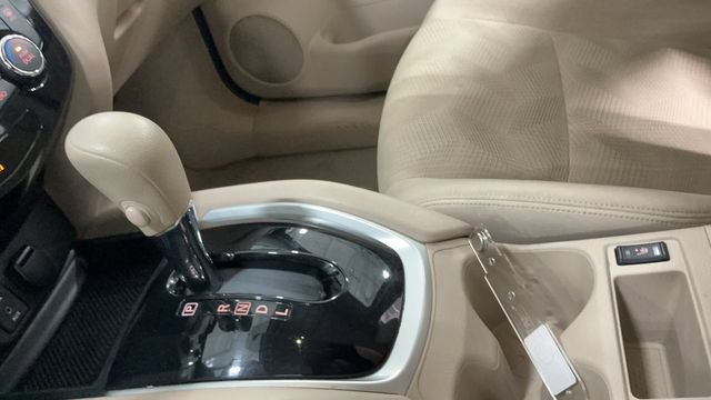 Used 2015 Nissan Rogue SV w/ SV Premium Package FWD image 22