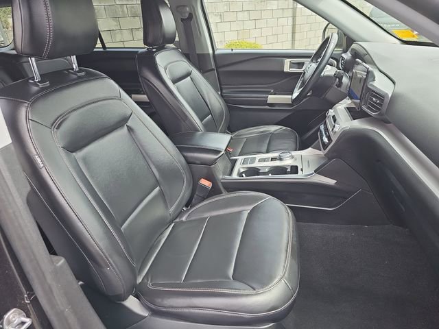 Used 2023 Ford Explorer XLT w/ Equipment Group 202A image 12