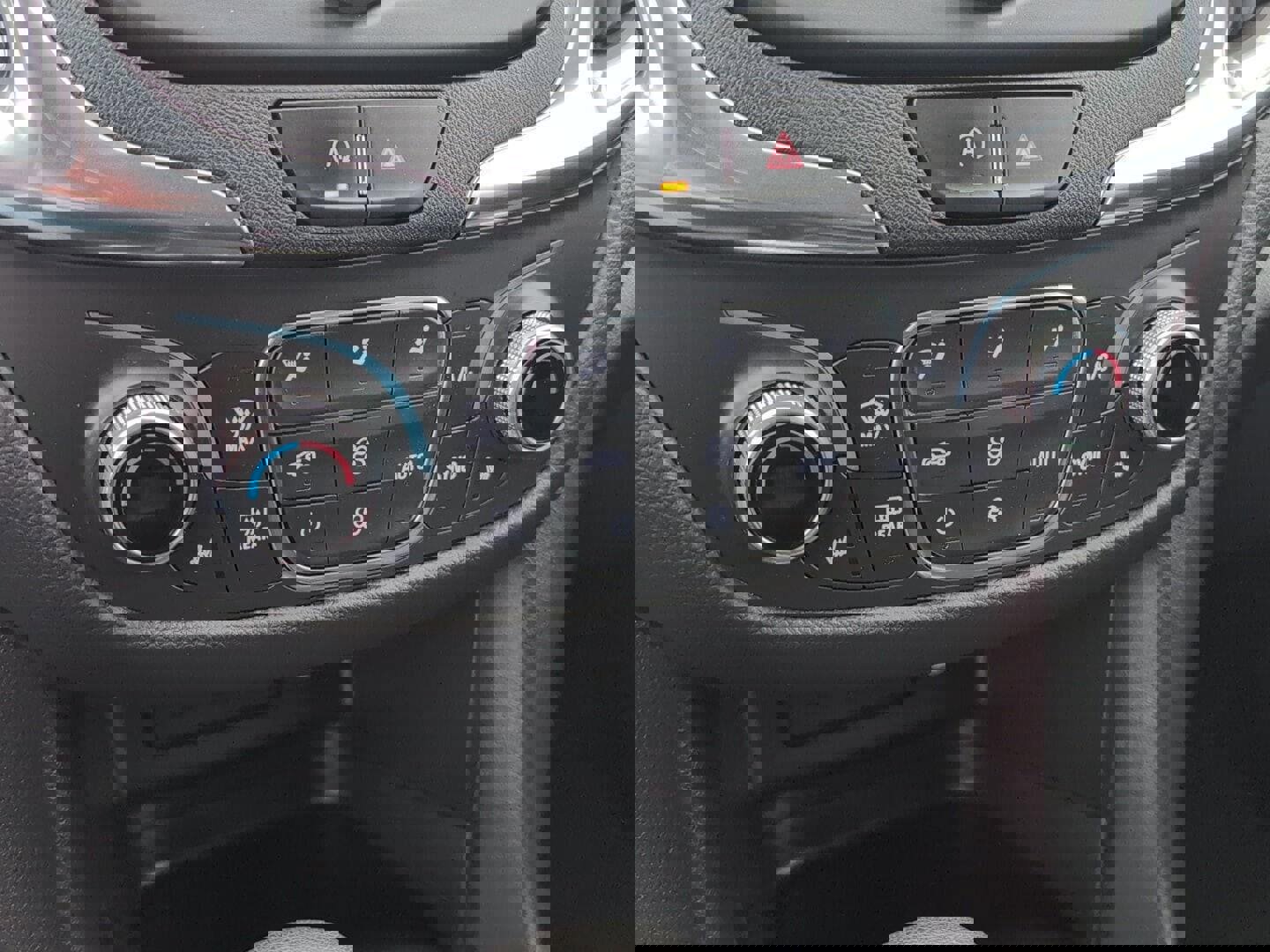 Used 2023 Chevrolet Equinox LT image 35