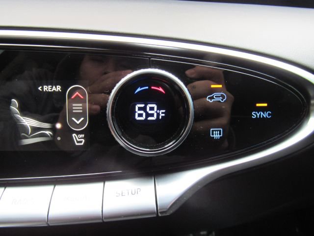 Used 2022 Genesis GV70 2.5T image 49