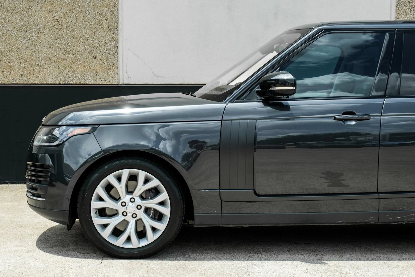 Used 2019 Land Rover Range Rover Supercharged AWD/4WD image 16