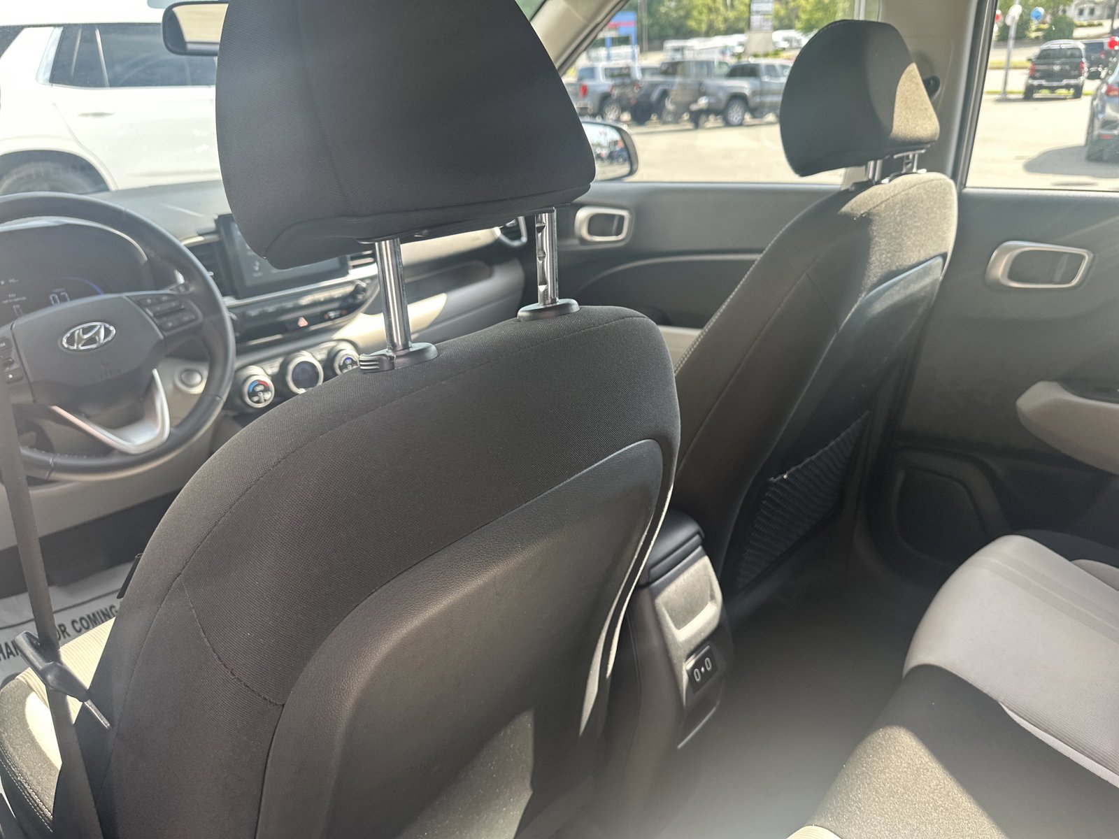 Used 2025 Hyundai Venue SEL FWD image 19