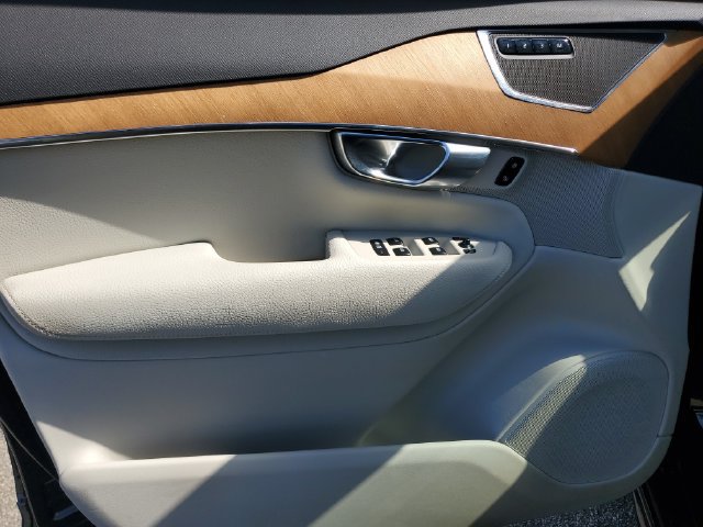 Used 2021 Volvo XC90 T5 Momentum w/ Climate Package FWD image 22